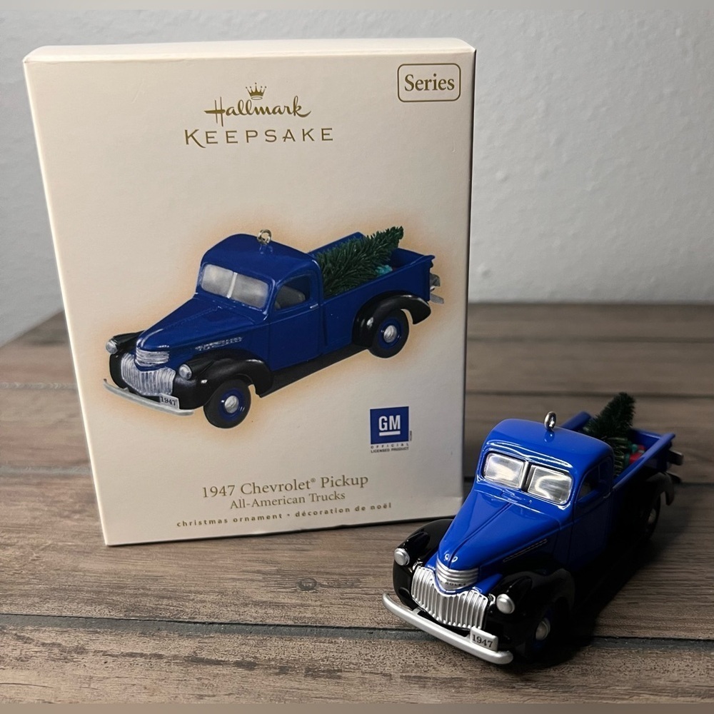Hallmark NEW 2007 "1947 Chevrolet Pickup" Christmas Ornament 13th in Series GM - Picture 2 of 9